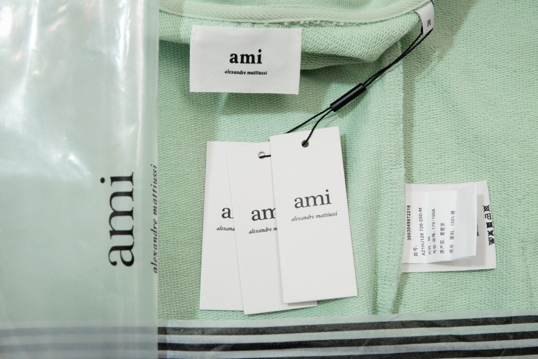Ami Pairs Macaron medium love round neck sweatshirt light green 521